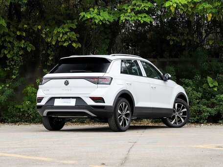 2026 Volkswagen T-Roc I Рестайлинг, белый, 2350000 рублей, вид 3