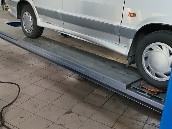 2004 Lada (ВАЗ) 2115, серебристый, 90000 рублей - вид 12