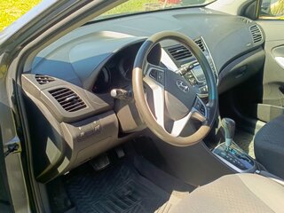 2013 Hyundai Solaris I, серый, 680000 рублей, вид 3