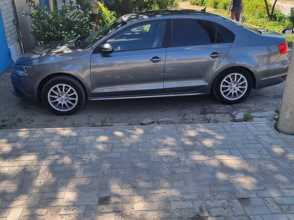 2014 Volkswagen Jetta VI, серый, 1010000 рублей - вид 2