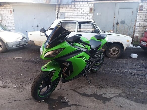 2013 Kawasaki Ninja 300, зелёный, 390000 рублей