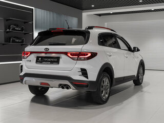 2021 Kia Rio X IV Рестайлинг, белый, 1600000 рублей, вид 5
