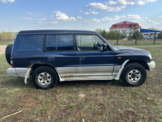 1997 Mitsubishi Pajero II Рестайлинг, синий, 370000 рублей, вид 2
