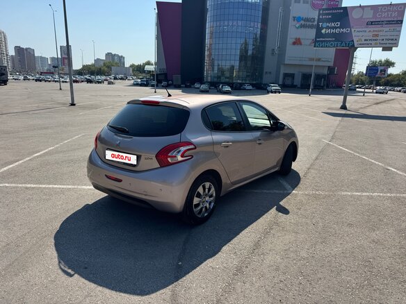 2013 Peugeot 208 I, серый, 545000 рублей - вид 3
