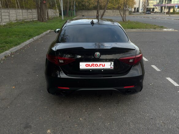 2018 Alfa Romeo Giulia II (952), чёрный, 2500000 рублей - вид 3