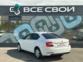 2018 Skoda Octavia III (A7) Рестайлинг, белый, 1547000 рублей, вид 3