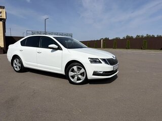 2020 Skoda Octavia III (A7) Рестайлинг, белый, 1735000 рублей, вид 3