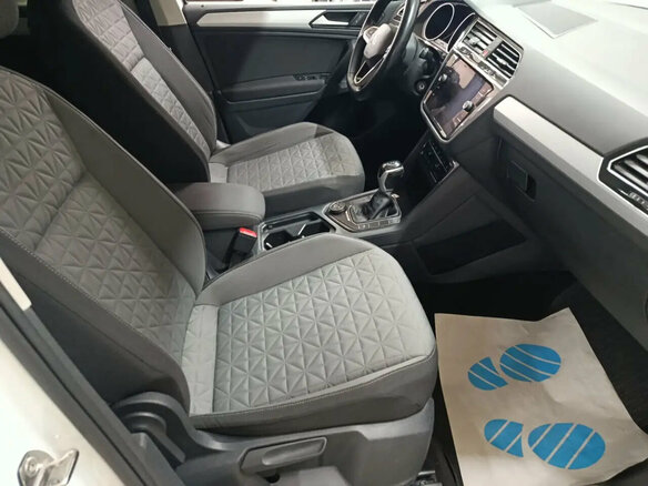 2021 Volkswagen Tiguan II Рестайлинг, белый, 2600000 рублей - вид 6