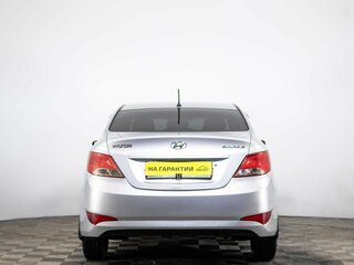 2015 Hyundai Solaris I Рестайлинг, серебристый, 699000 рублей, вид 5