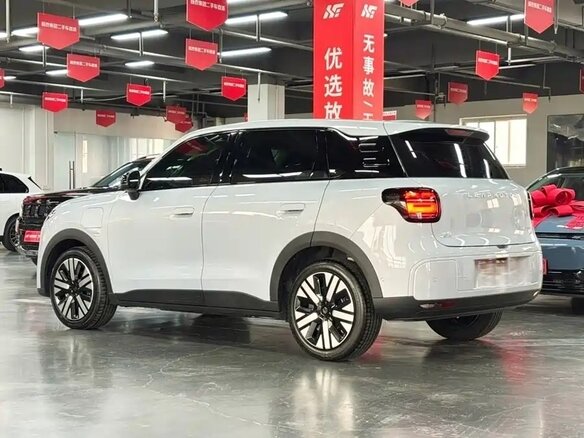 2026 Leapmotor A10 39.8 kWh, серебристый, 1708011 рублей - вид 7