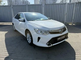 2015 Toyota Camry VII (XV50) Рестайлинг, белый, 1459000 рублей, вид 3