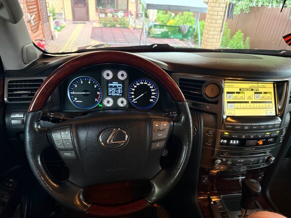 2011 Lexus LX 570 III, чёрный, 3050000 рублей - вид 9