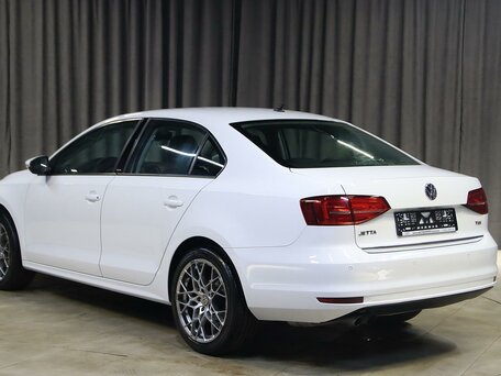 2016 Volkswagen Jetta VI Рестайлинг, белый, 999000 рублей, вид 4