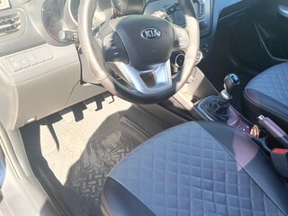 2014 Kia Rio 6-speed III, серый, 750000 рублей, вид 5