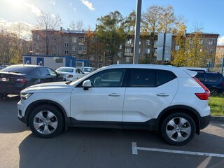 2020 Volvo XC40 I, белый, 3390000 рублей, вид 4