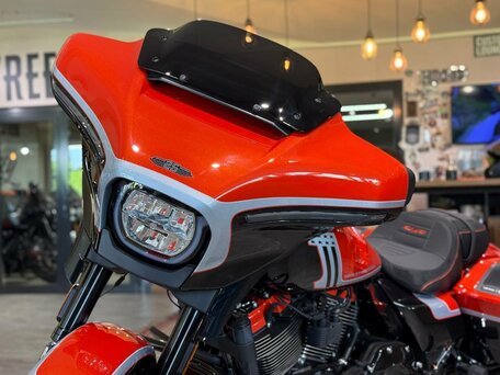 2024 Harley-Davidson CVO Street Glide, оранжевый, 5850000 рублей, вид 2