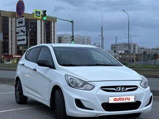 2011 Hyundai Solaris I, белый, 600000 рублей, вид 1