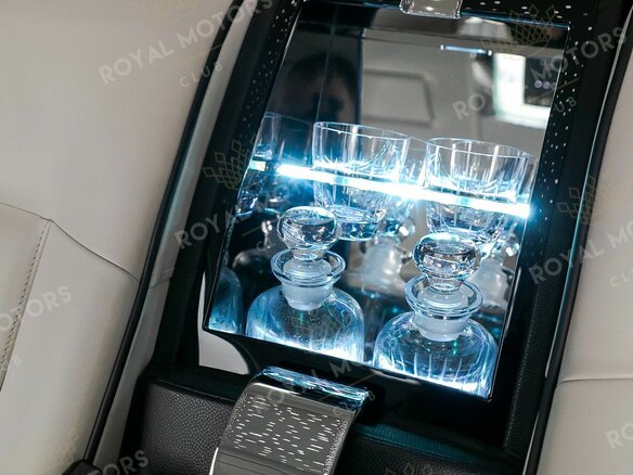 2016 Rolls-Royce Phantom Long Extended VII Рестайлинг (Series II), чёрный, 21700000 рублей - вид 18