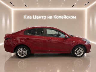 2019 Kia Rio IV, красный, 1449900 рублей, вид 4