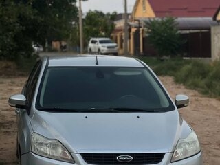2008 Ford Focus II Рестайлинг, серебристый, 430000 рублей, вид 3