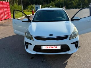 2017 Kia Rio IV, белый, 800000 рублей, вид 1