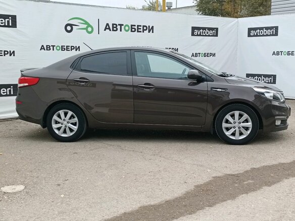 2016 Kia Rio III Рестайлинг, коричневый - вид 3