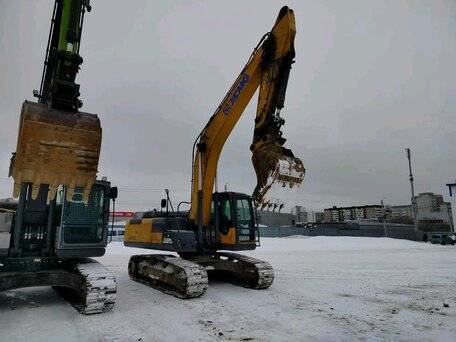 2023 XCMG XE235C, жёлтый, 6867900 рублей, вид 2