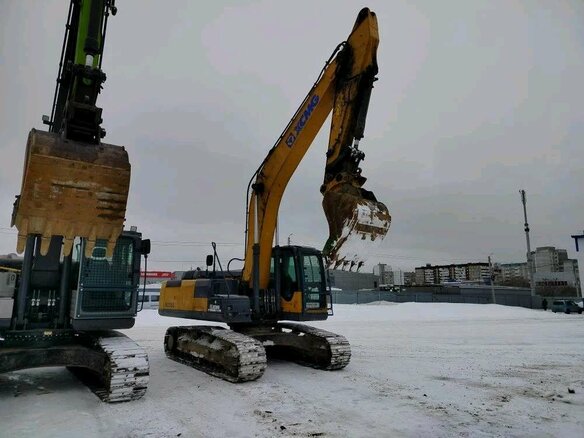 2023 XCMG XE235C, жёлтый, 6867900 рублей - вид 1