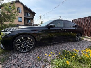2021 BMW 7 серии Long 740Li xDrive VI (G11/G12) Рестайлинг, чёрный, 7400000 рублей, вид 3