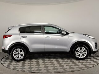 2017 Kia Sportage IV, серебристый, 1850000 рублей, вид 4