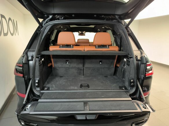 2025 BMW X7 40d I (G07) Рестайлинг, чёрный, 18300000 рублей - вид 14