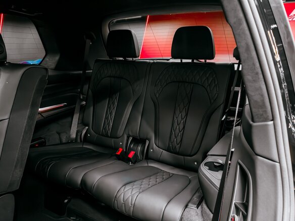 2026 BMW X7 40d I (G07) Рестайлинг, чёрный, 18300000 рублей - вид 32