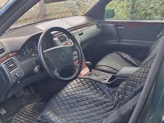 1998 Mercedes-Benz E-Класс 240 II (W210, S210), зелёный, 175000 рублей, вид 4
