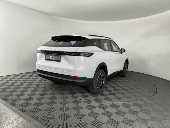 2026 Omoda C7, белый, 3099000 рублей - вид 2