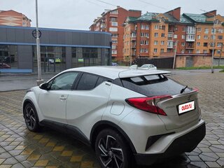 2022 Toyota C-HR I Рестайлинг, белый, 2200000 рублей, вид 4