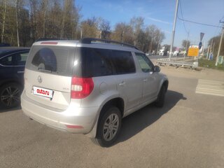 2015 Skoda Yeti I Рестайлинг, серый, 1350000 рублей, вид 3
