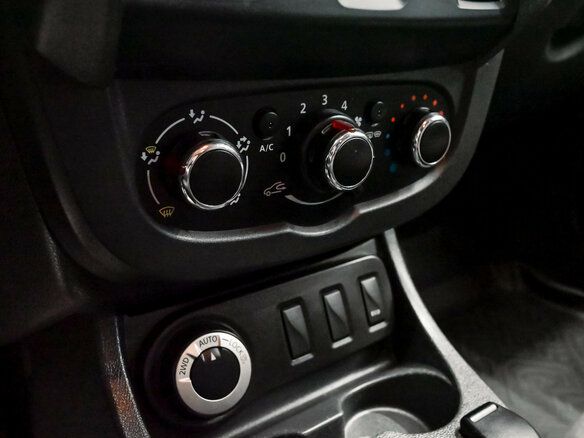 2015 Renault Duster I Рестайлинг, серебристый, 1150000 рублей - вид 18