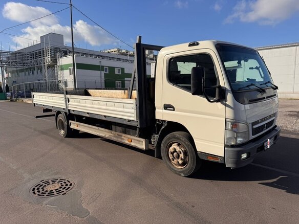2012 Fuso (Mitsubishi) Canter, белый, 1590000 рублей - вид 2
