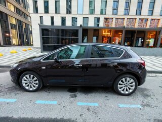 2013 Opel Astra J Рестайлинг, коричневый, 825000 рублей, вид 2