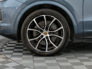 2018 Porsche Cayenne S III, голубой, 6150000 рублей, вид 3