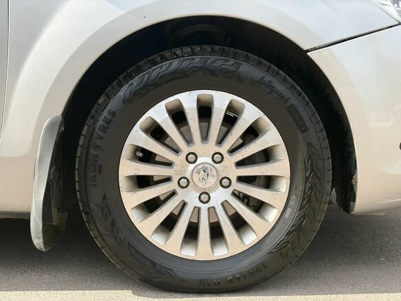 2009 Ford Focus II Рестайлинг, серебристый, 385000 рублей - вид 11