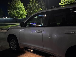 2017 Toyota Land Cruiser Prado 150 Series Рестайлинг 1, белый, 4500000 рублей, вид 3