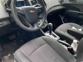 2014 Chevrolet Aveo II, серебристый, 780000 рублей, вид 5