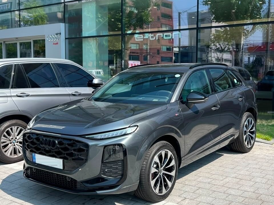 Открыть фотографии: Audi Q3 III (FJ)