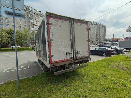 2018 Isuzu Elf (N-series), белый, 2000000 рублей, вид 5