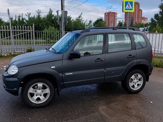 2012 Chevrolet Niva I Рестайлинг, серебристый, 420000 рублей, вид 4