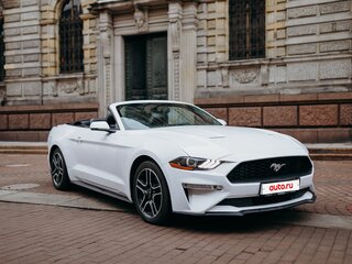 2017 Ford Mustang VI Рестайлинг, белый, 2250000 рублей, вид 3