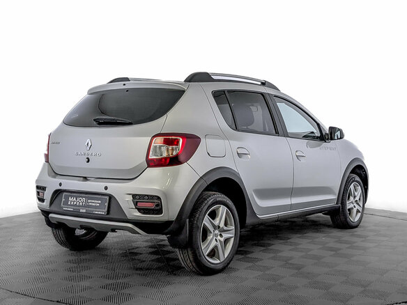 2017 Renault Sandero Stepway II, серый, 960000 рублей - вид 4