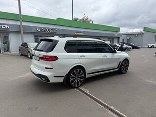 2022 BMW X7 40i I (G07) Рестайлинг, белый, 12000000 рублей, вид 5