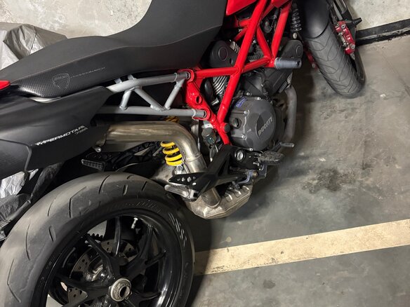 2011 Ducati Hypermotard, красный, 570000 рублей